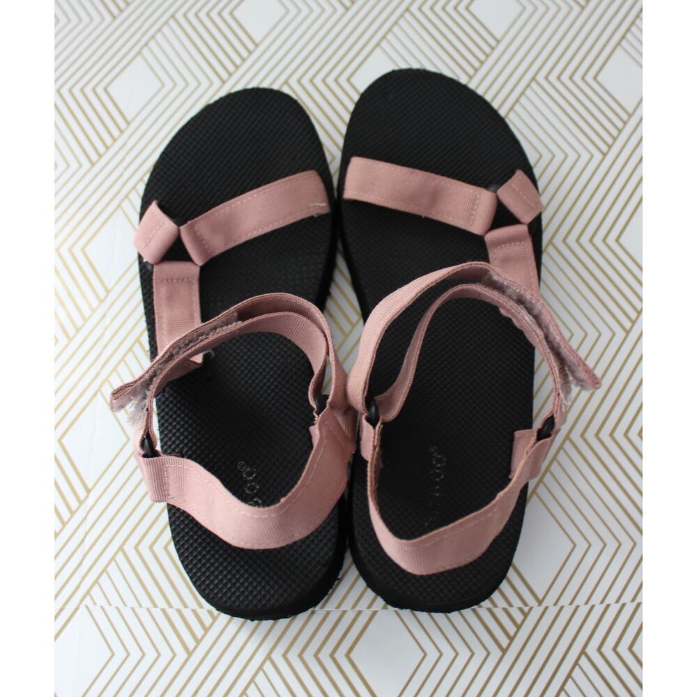 Bamboo Womens Sandals Pink/Black Size 7-7.5 Pre-Owned